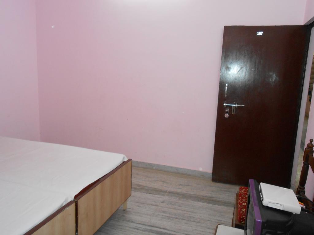 Hotel Basant *