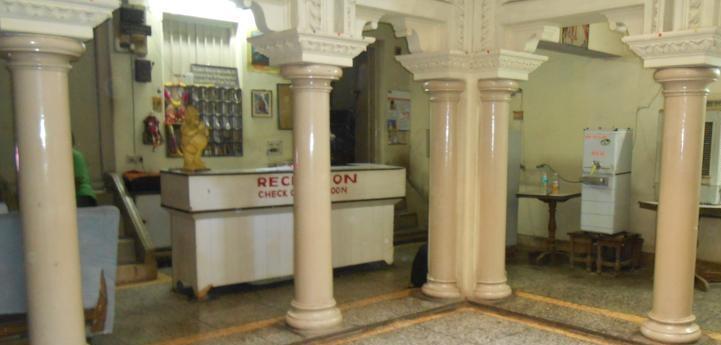Hotel Basant *